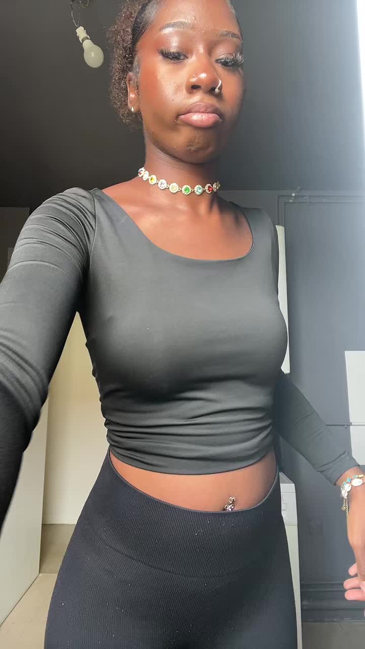 @Vickyy6k