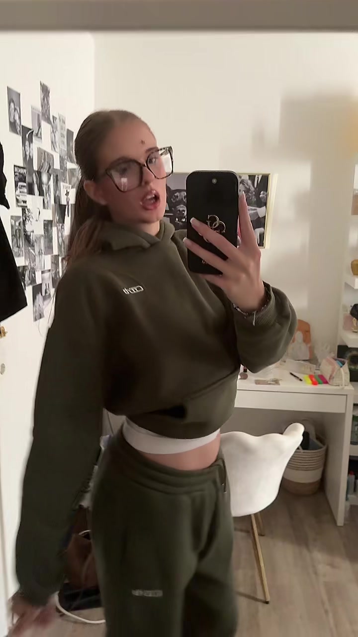 @elena