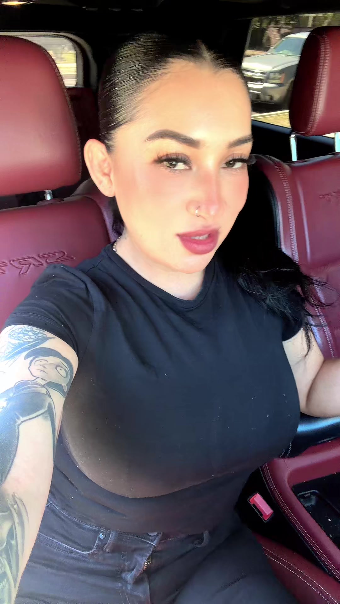 @Sandra 🖤🖤🖤