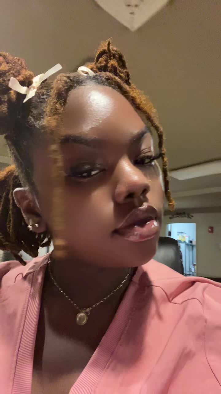 @DeReyonia <3