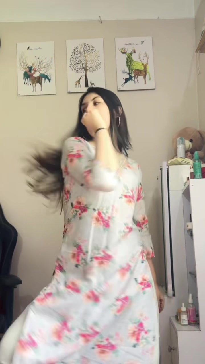 @AKRITI👑