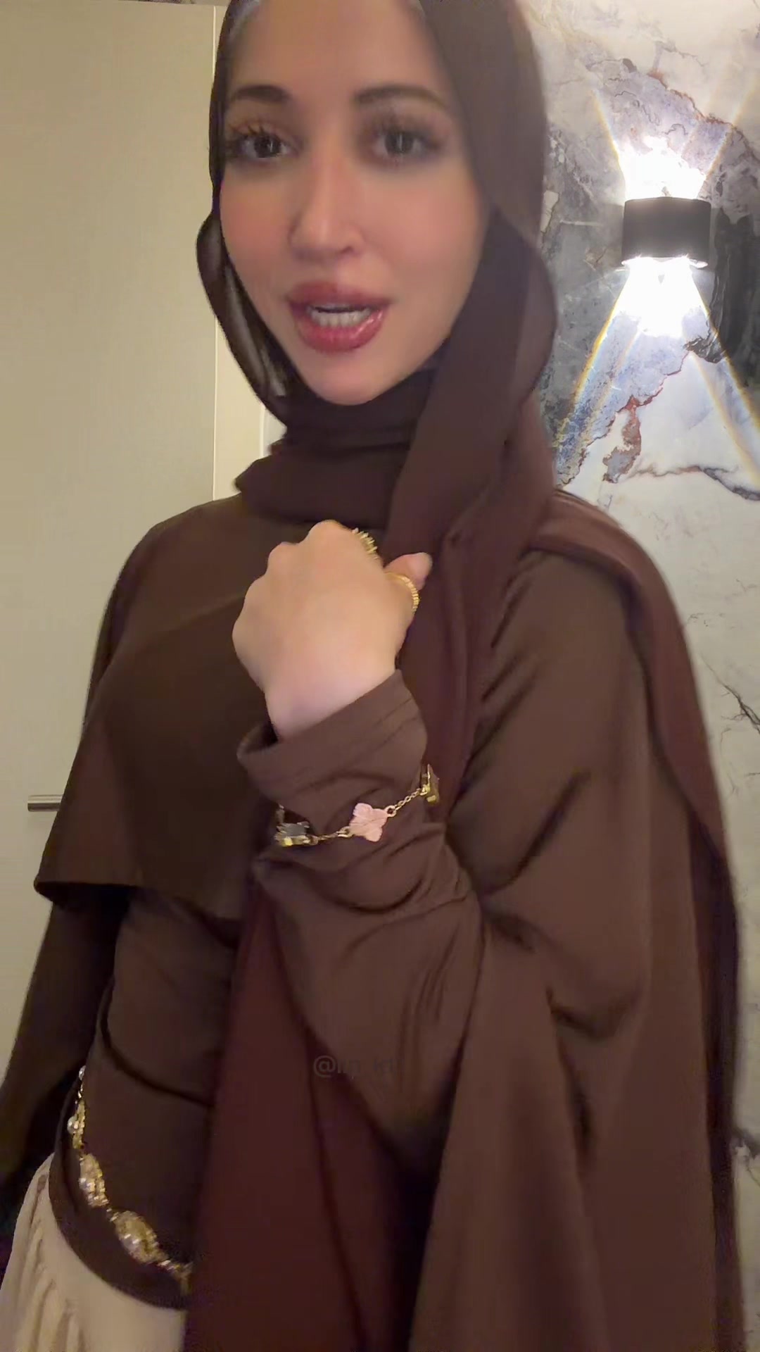 @لين