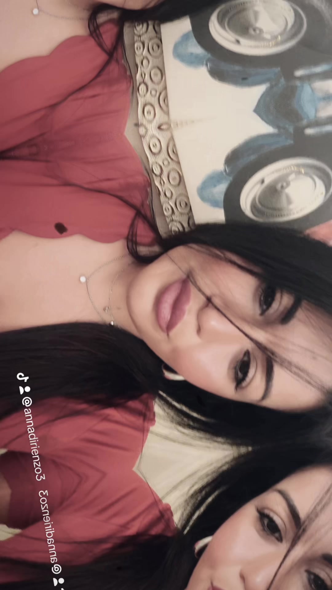@Annina86x