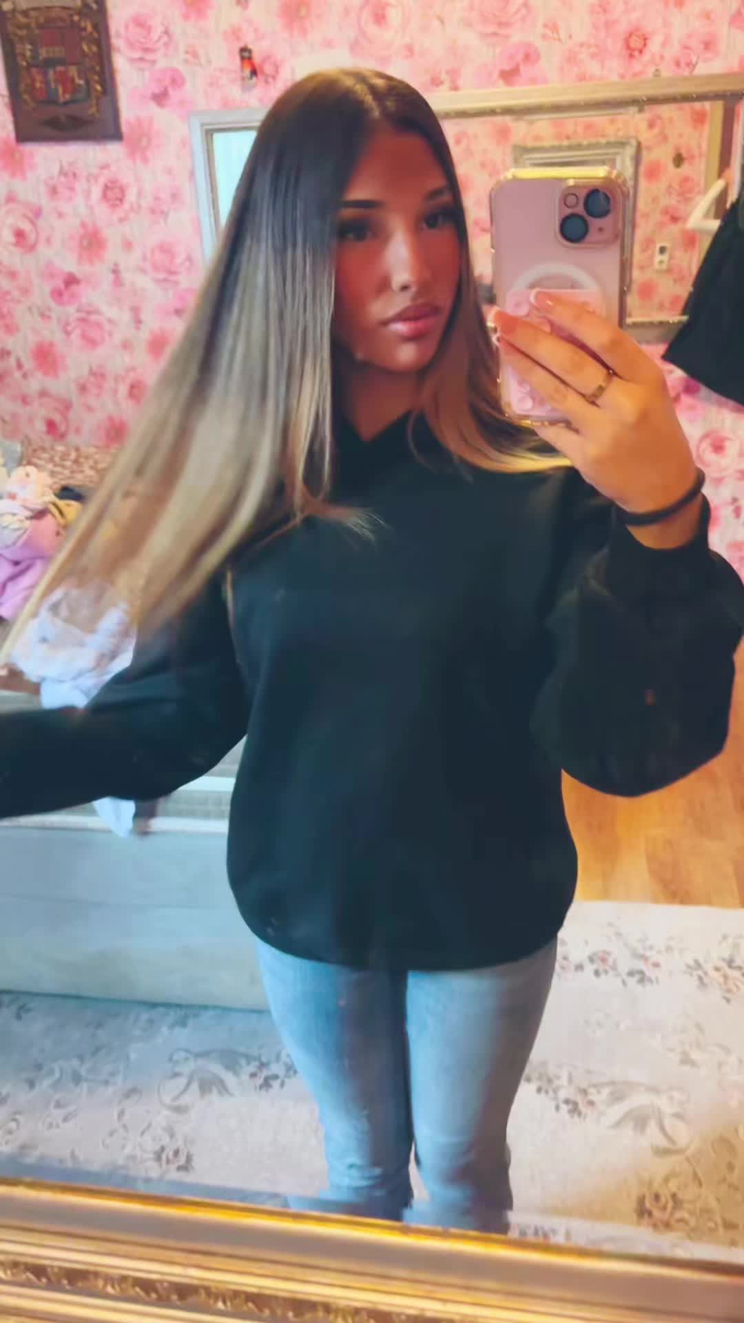 @𝒖𝒔𝒆𝒓.𝒉𝒆𝒍𝒆𝒏𝒂