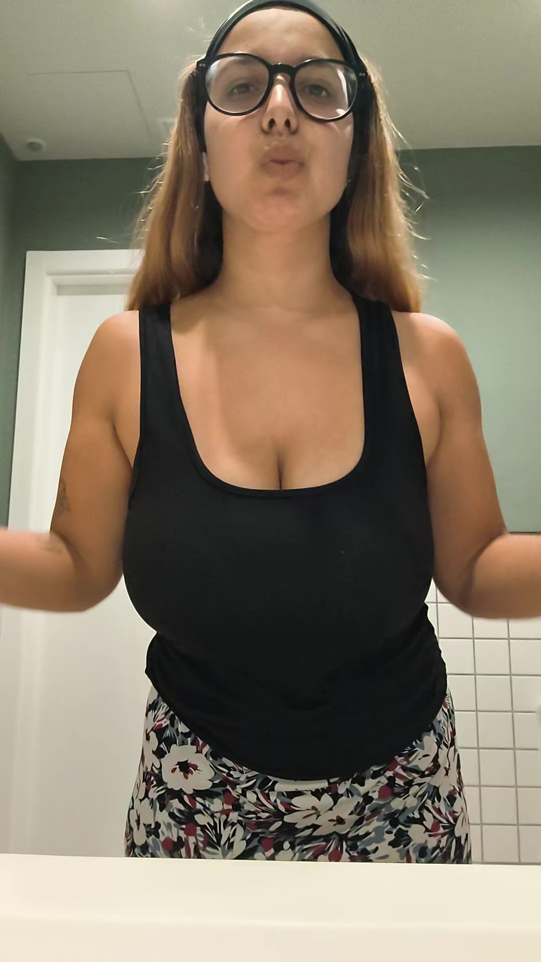 @e