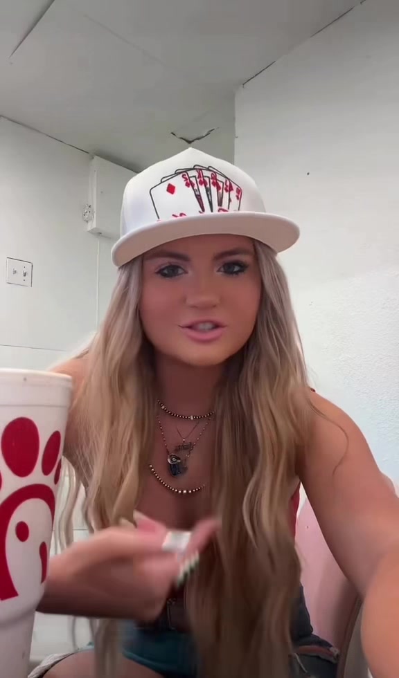 @truckgirl14