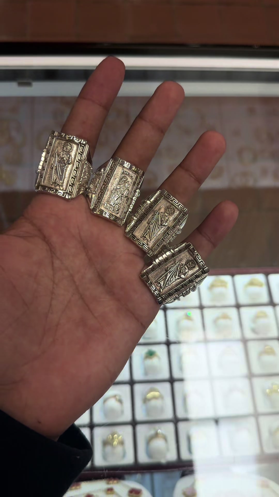 @AliJewelers