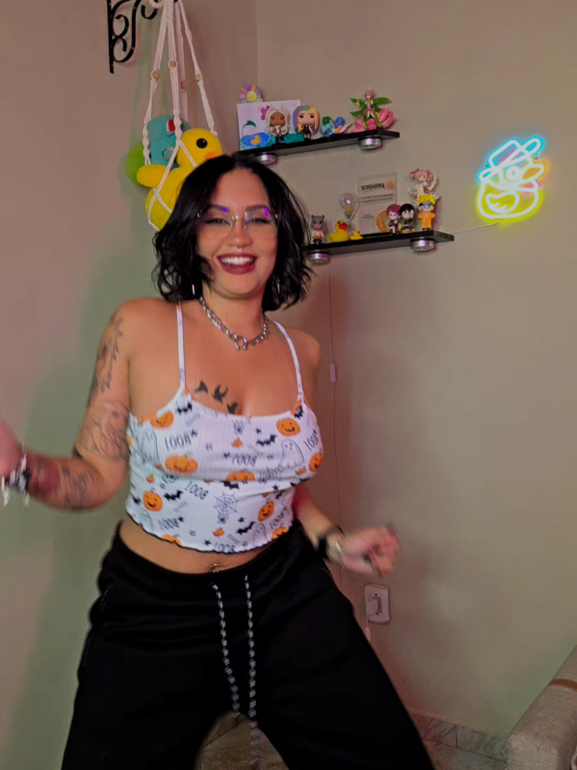 @Larya Von
