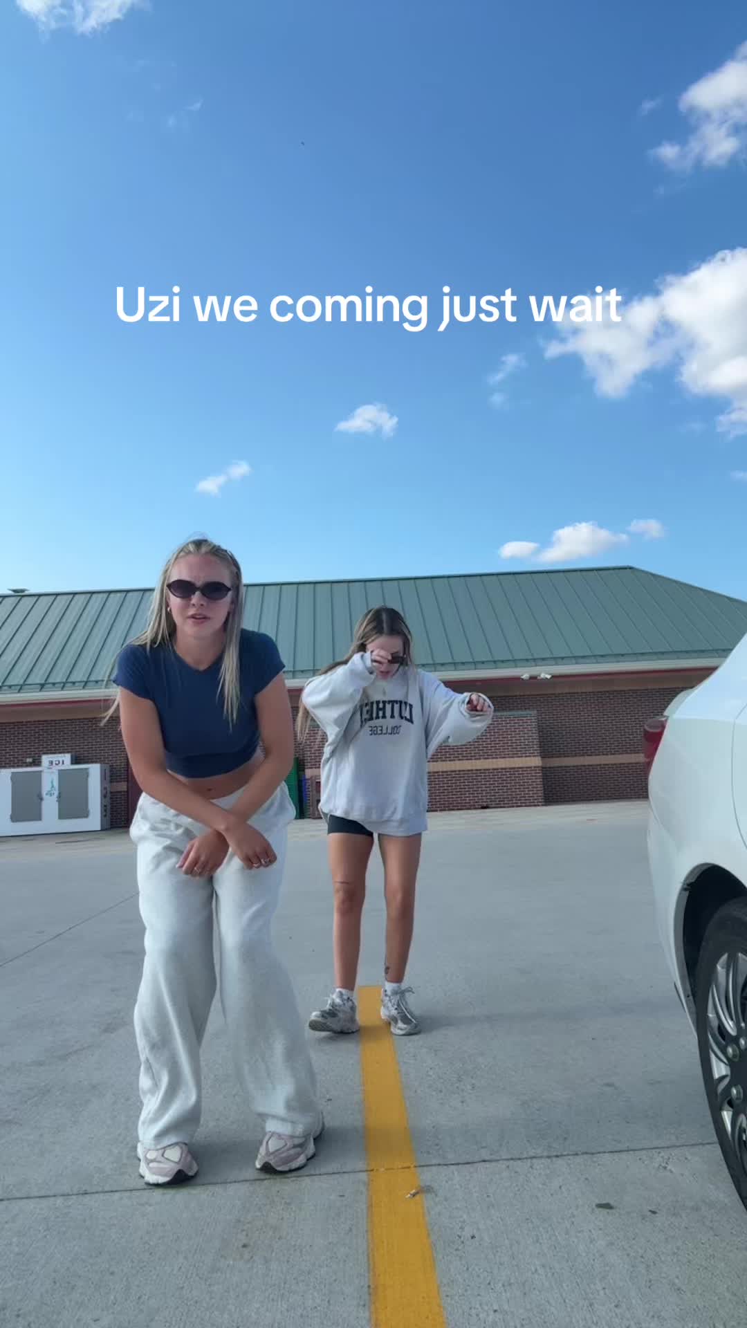 @sydflahertyy