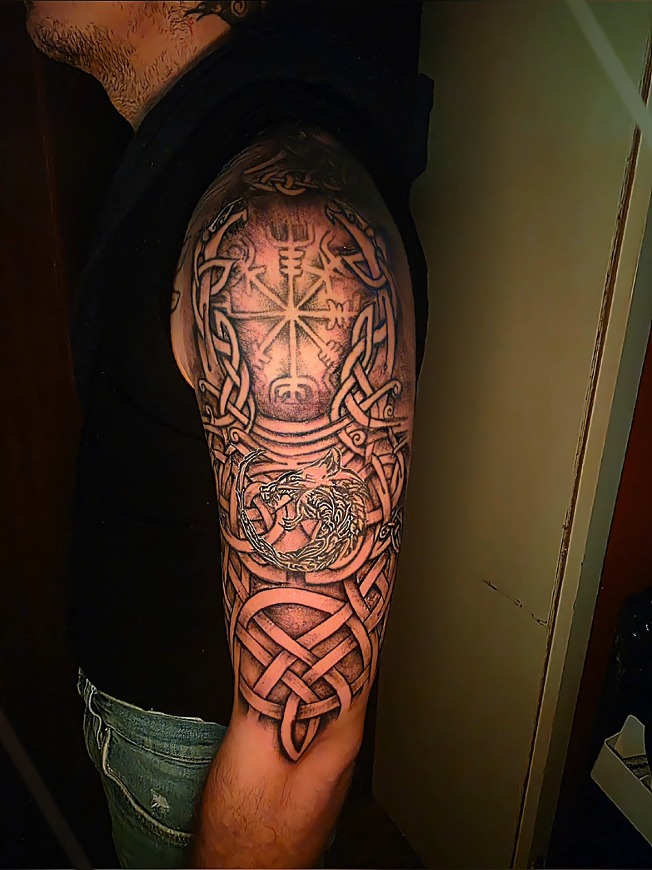 @CONSTANTINO TATTOO 🧨🎨
