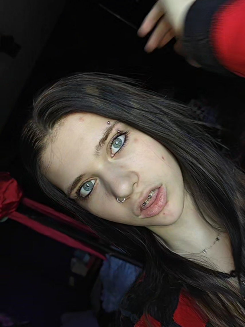 @𝓛𝓪𝓻𝓪🦋
