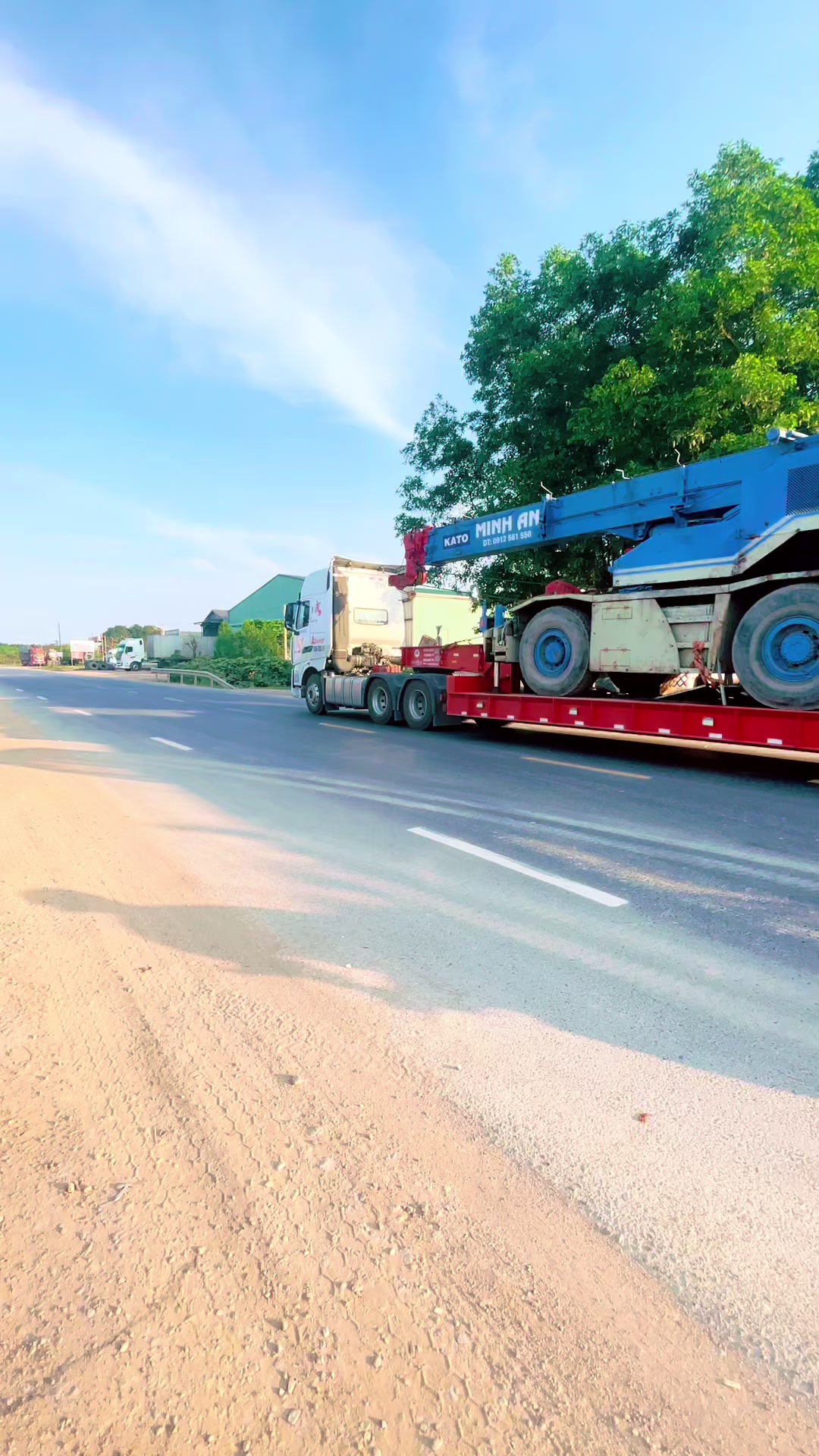 @H&agrave; Trần