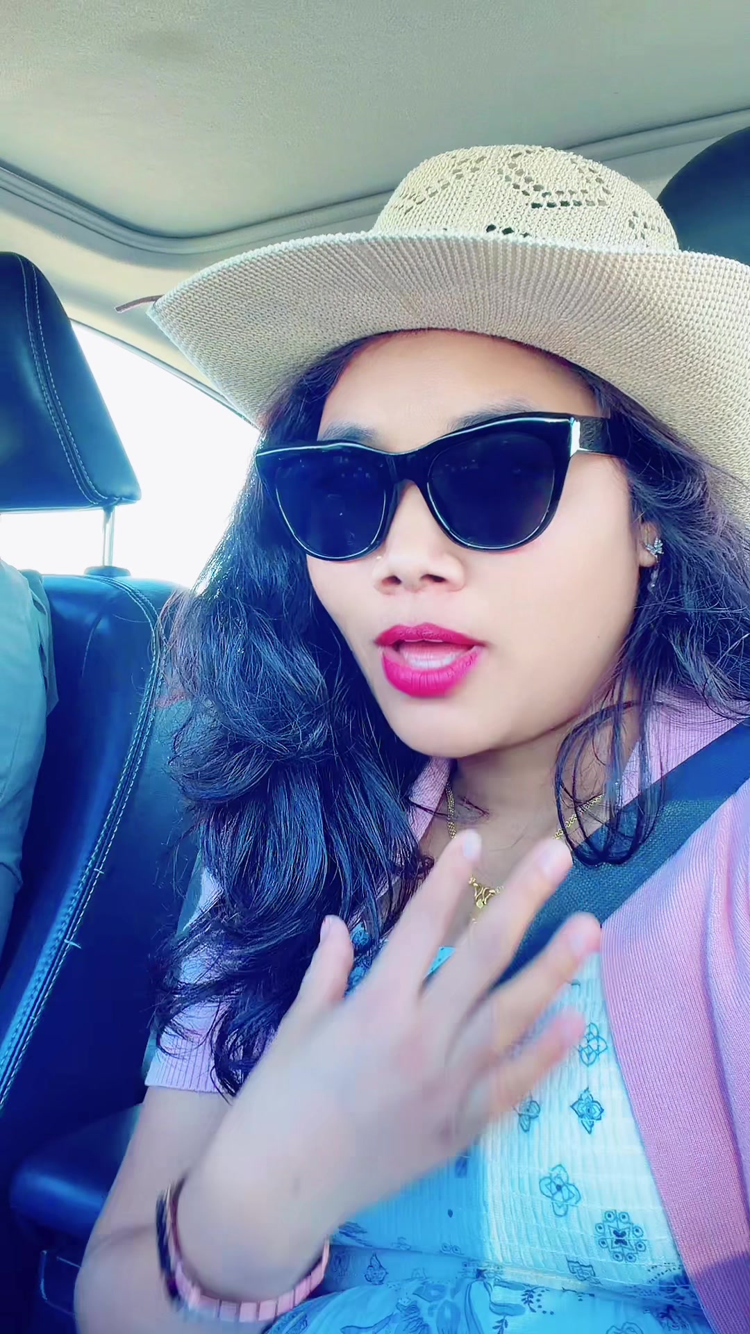 @Resham Chaudhary 🇳🇵🇺🇸 ✌️