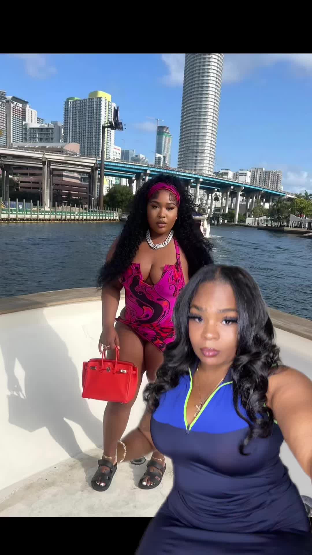 @Everybodyhatekrissy