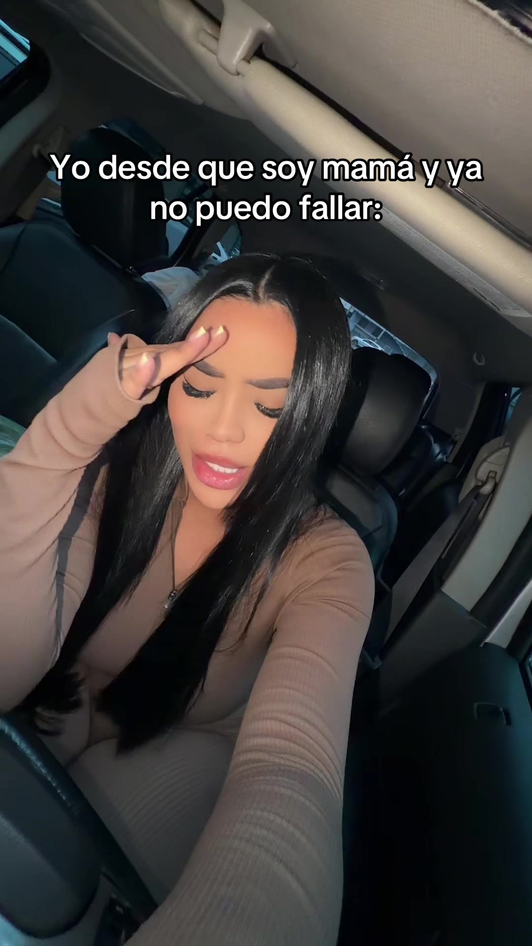 @Tatiqueenoficial 🦋