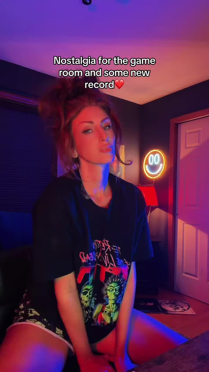 @🫠🦋That 90s Girl🦋🫠
