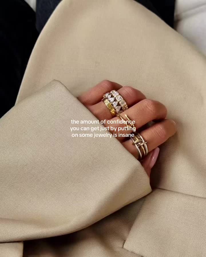@𝒲