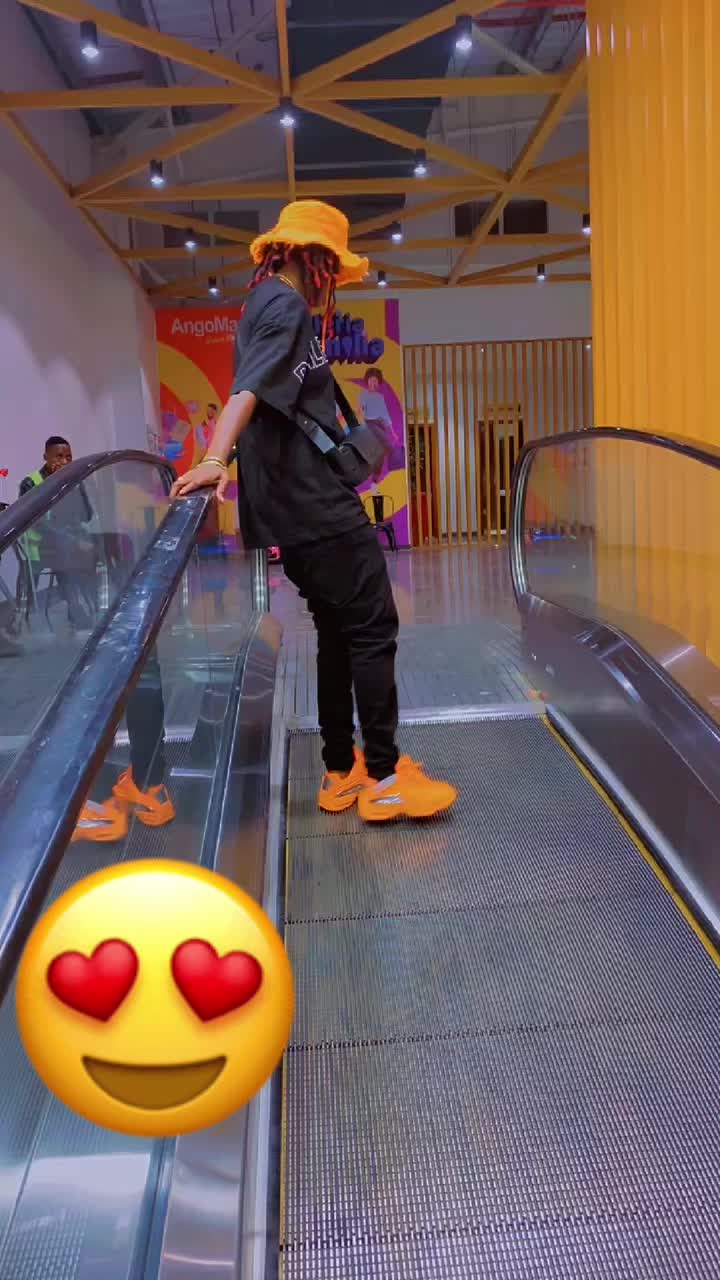 @Santa swueg play boy 🥰