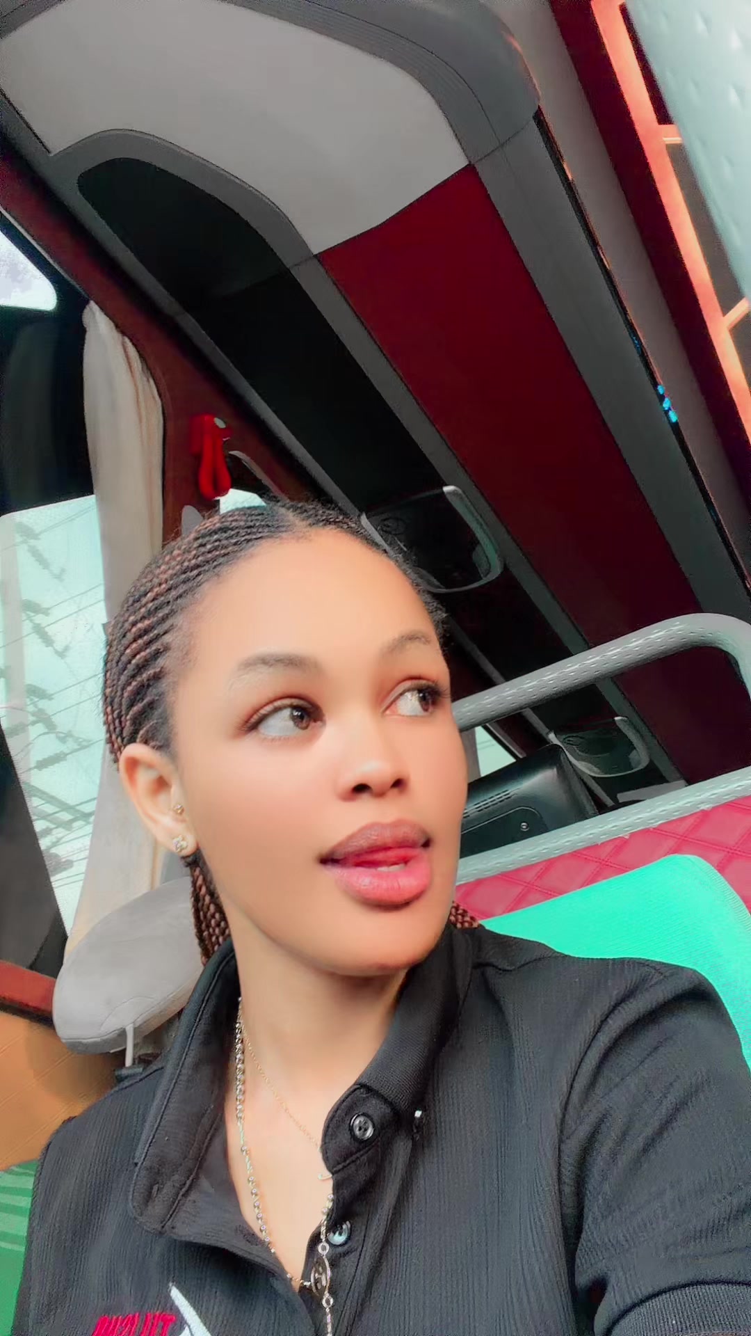 @Ms_b.erth