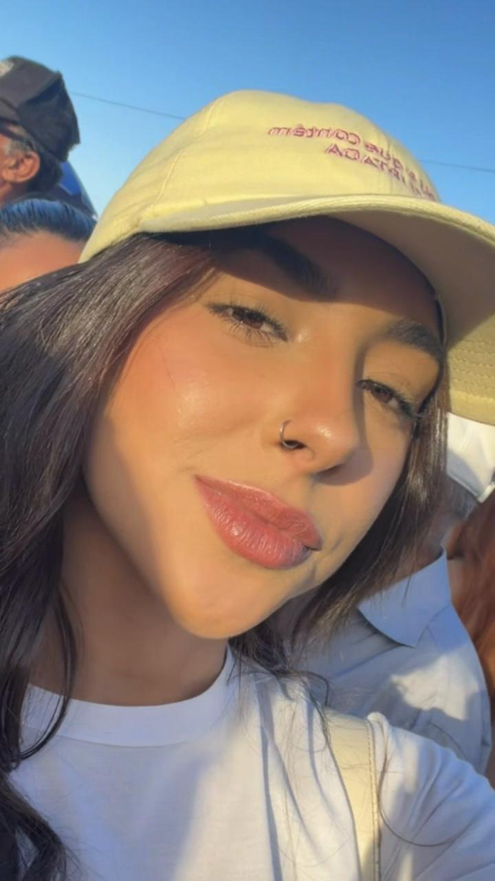 @Larakawanna