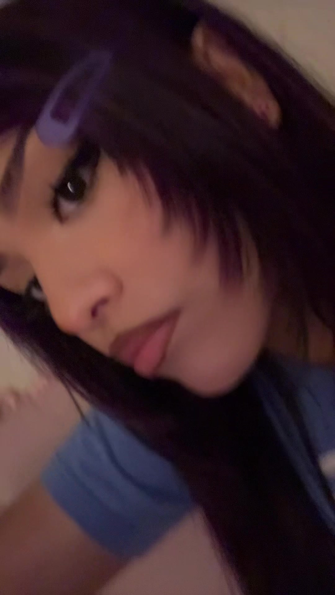 @:3
