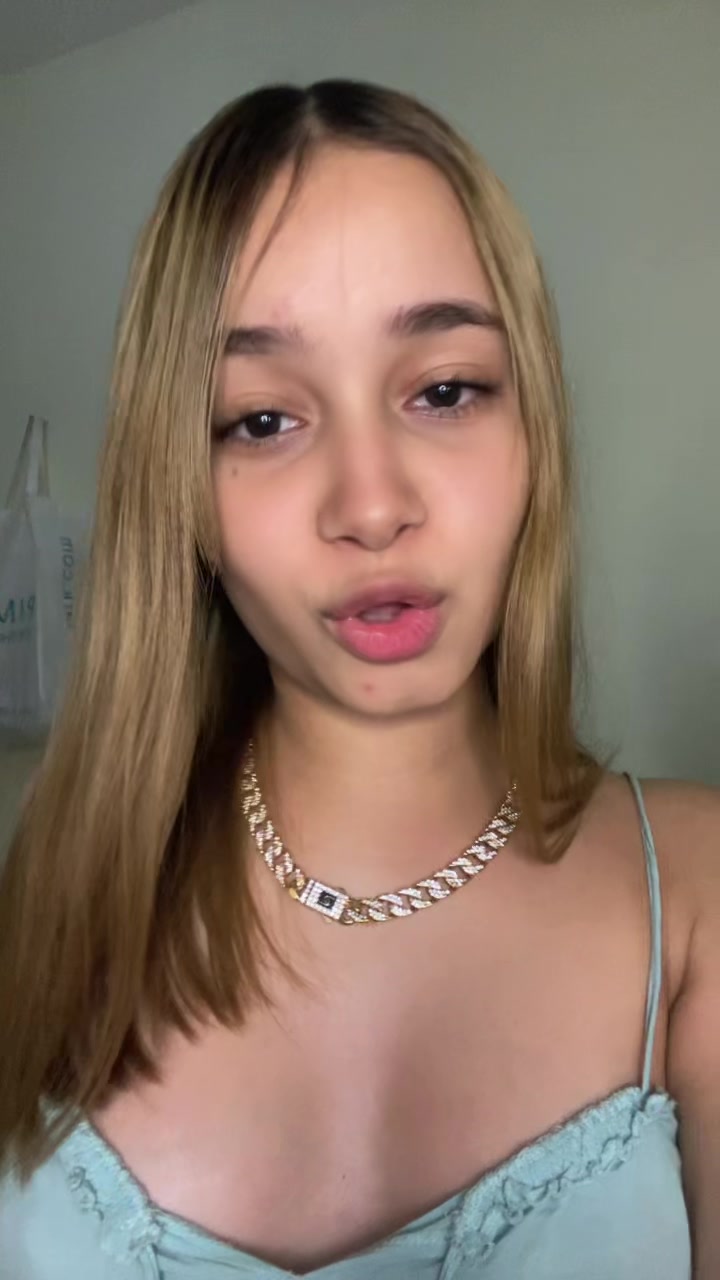 @angela_nin