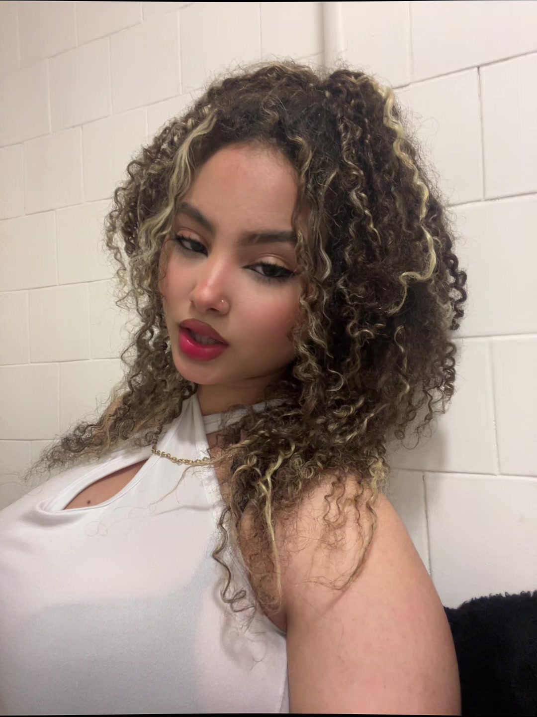 @Scarlethr_22