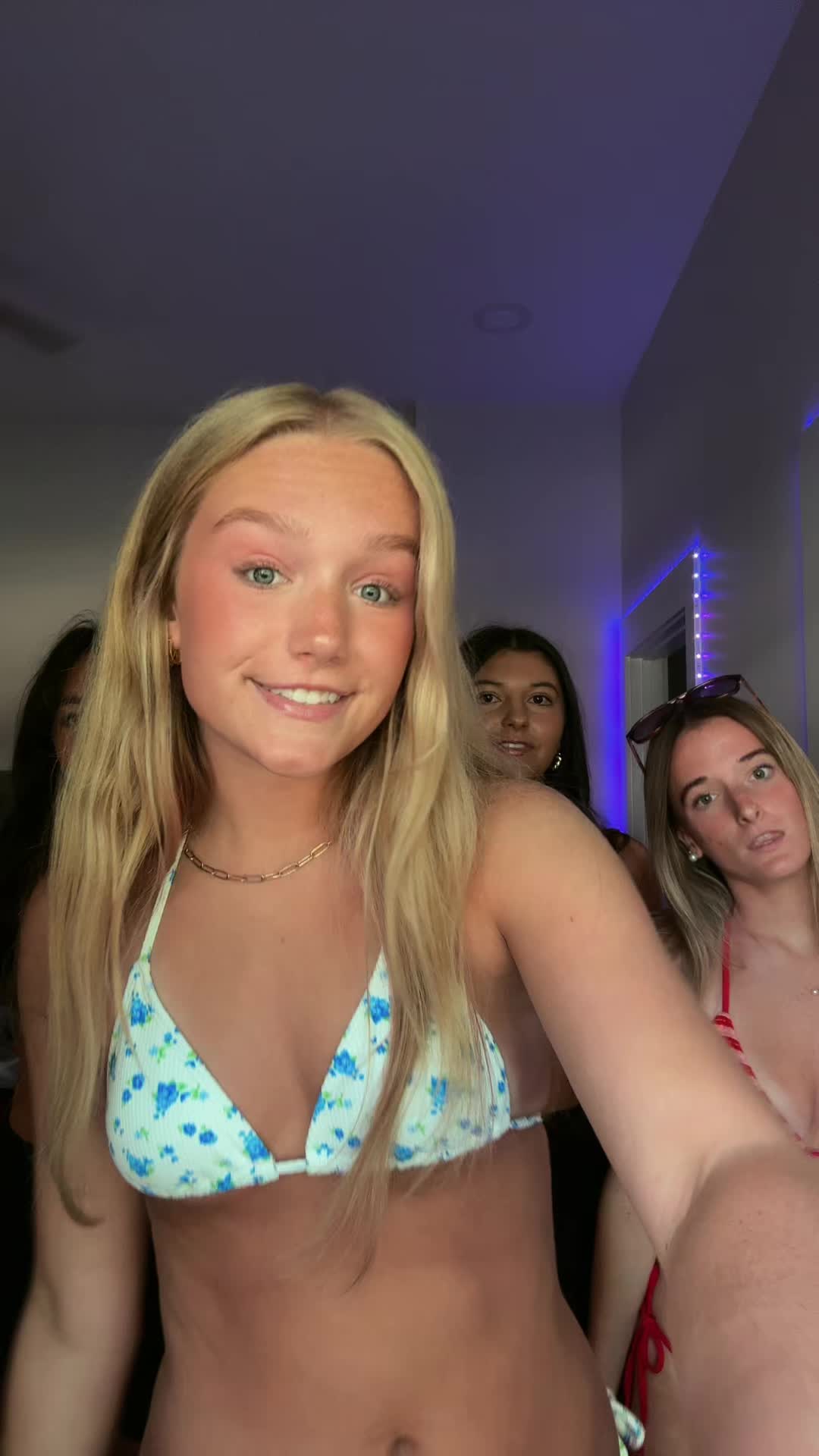 @zoesecretpriv3