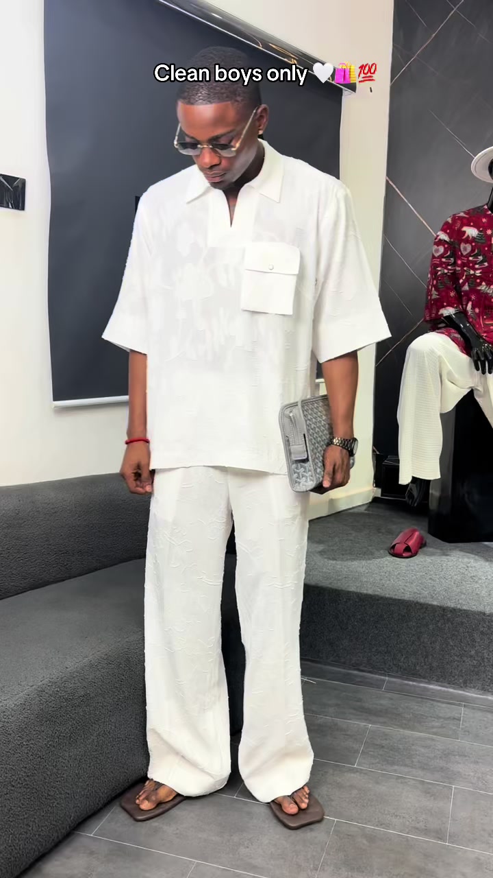 @THE MINISTER OF FASHION ๐ชก๐