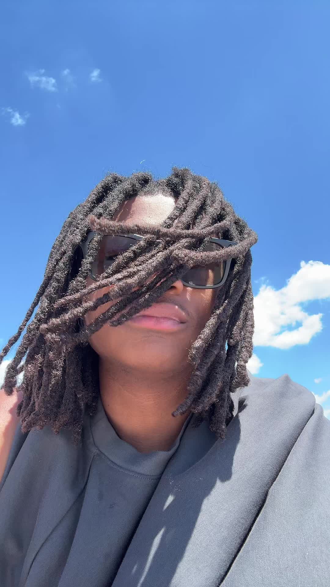@TWEEZNEXTDOOR