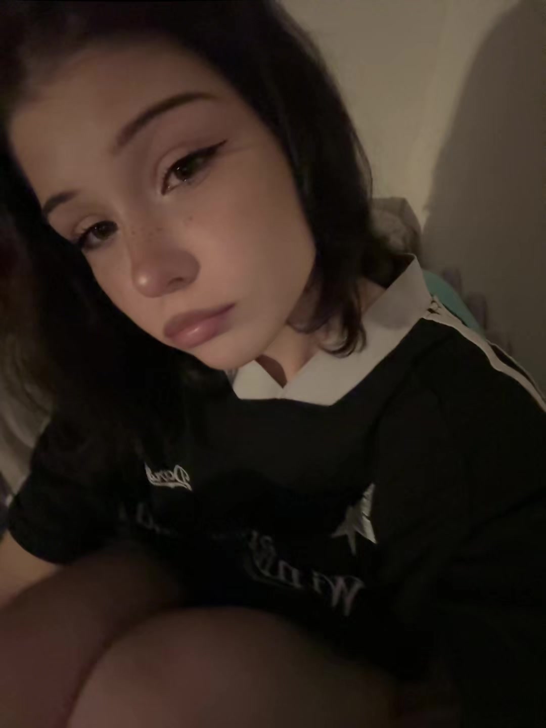@👅