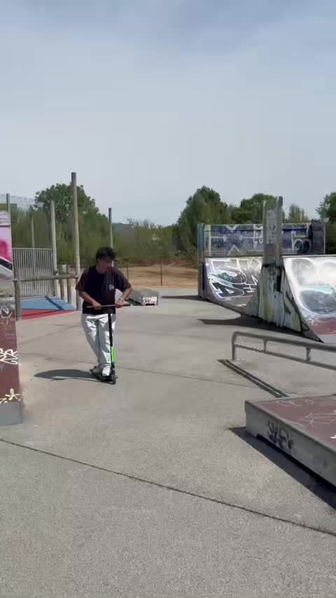 @loucas_mrn