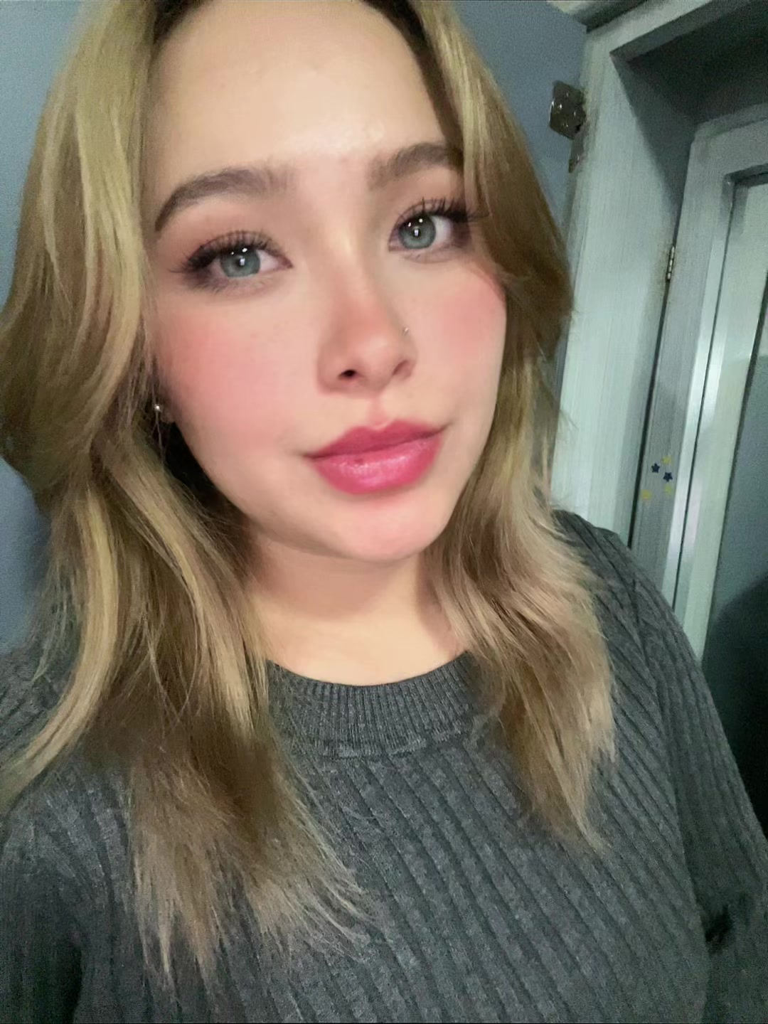 @🧘🏼&zwj;♀️