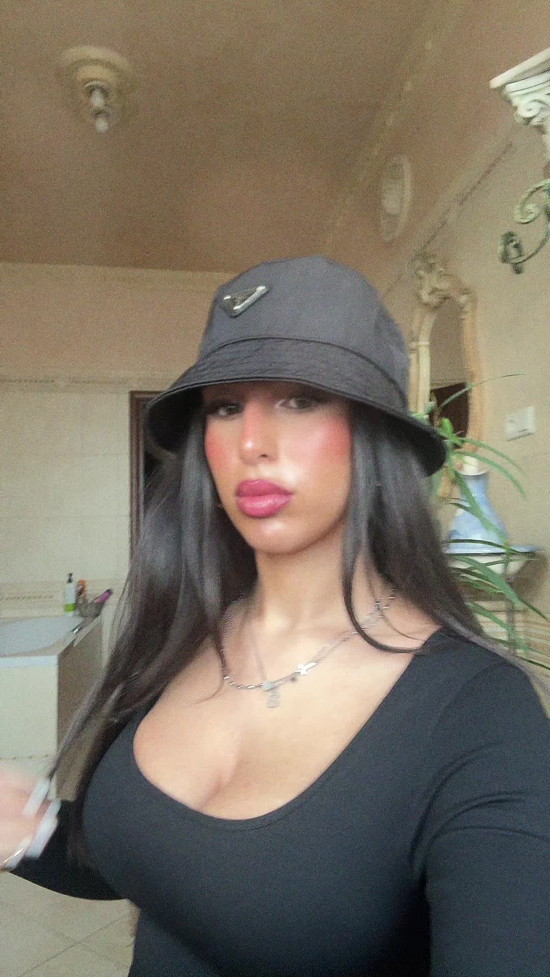 @𝑅𝑜𝑠𝑎 🇮🇹