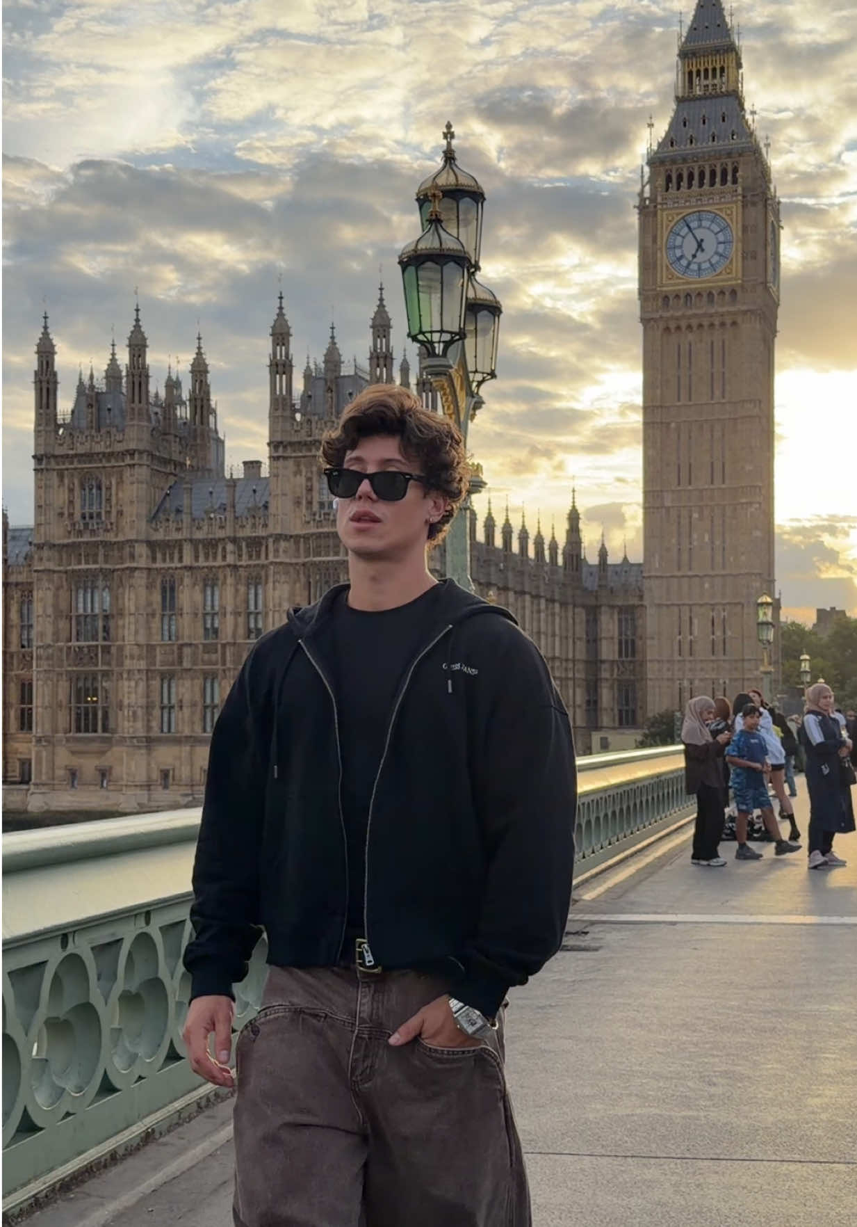 @itsvlett