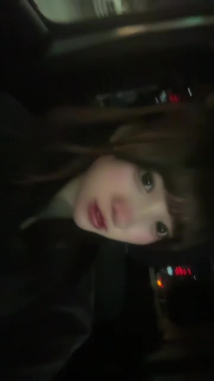 @板倉ももか