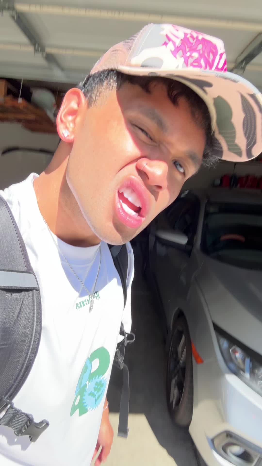 @ekek