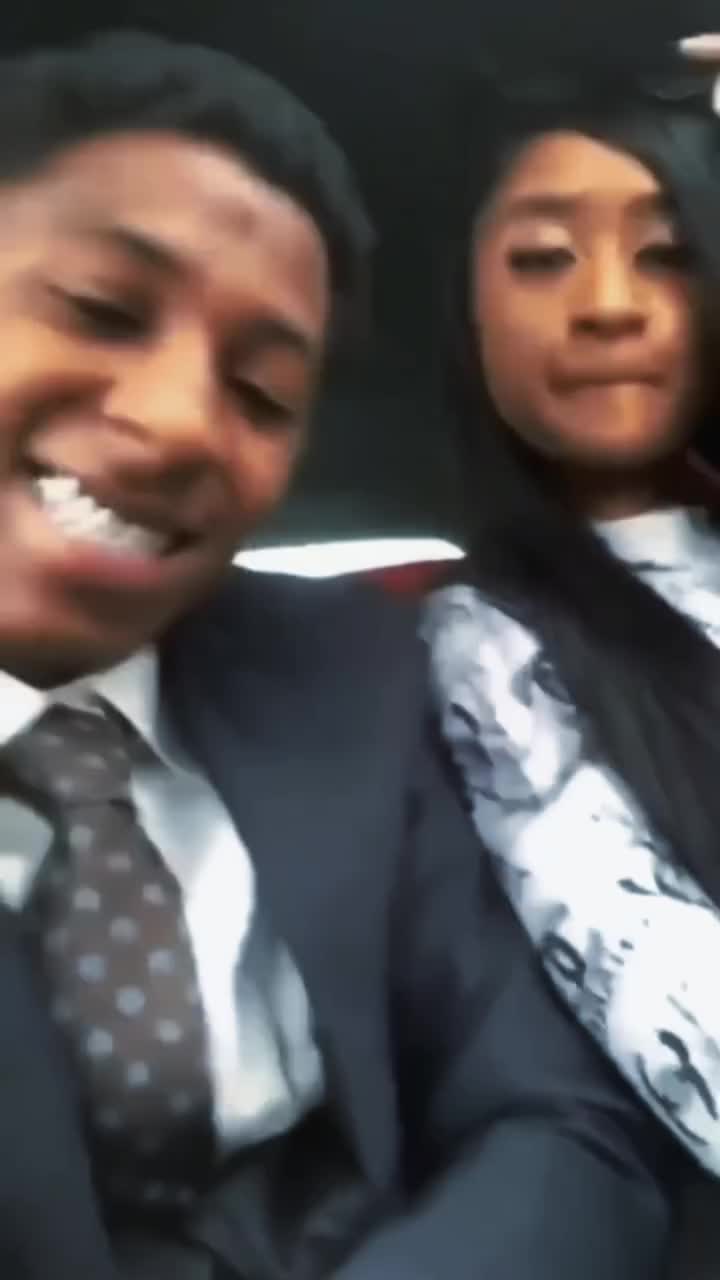 @𑣲.