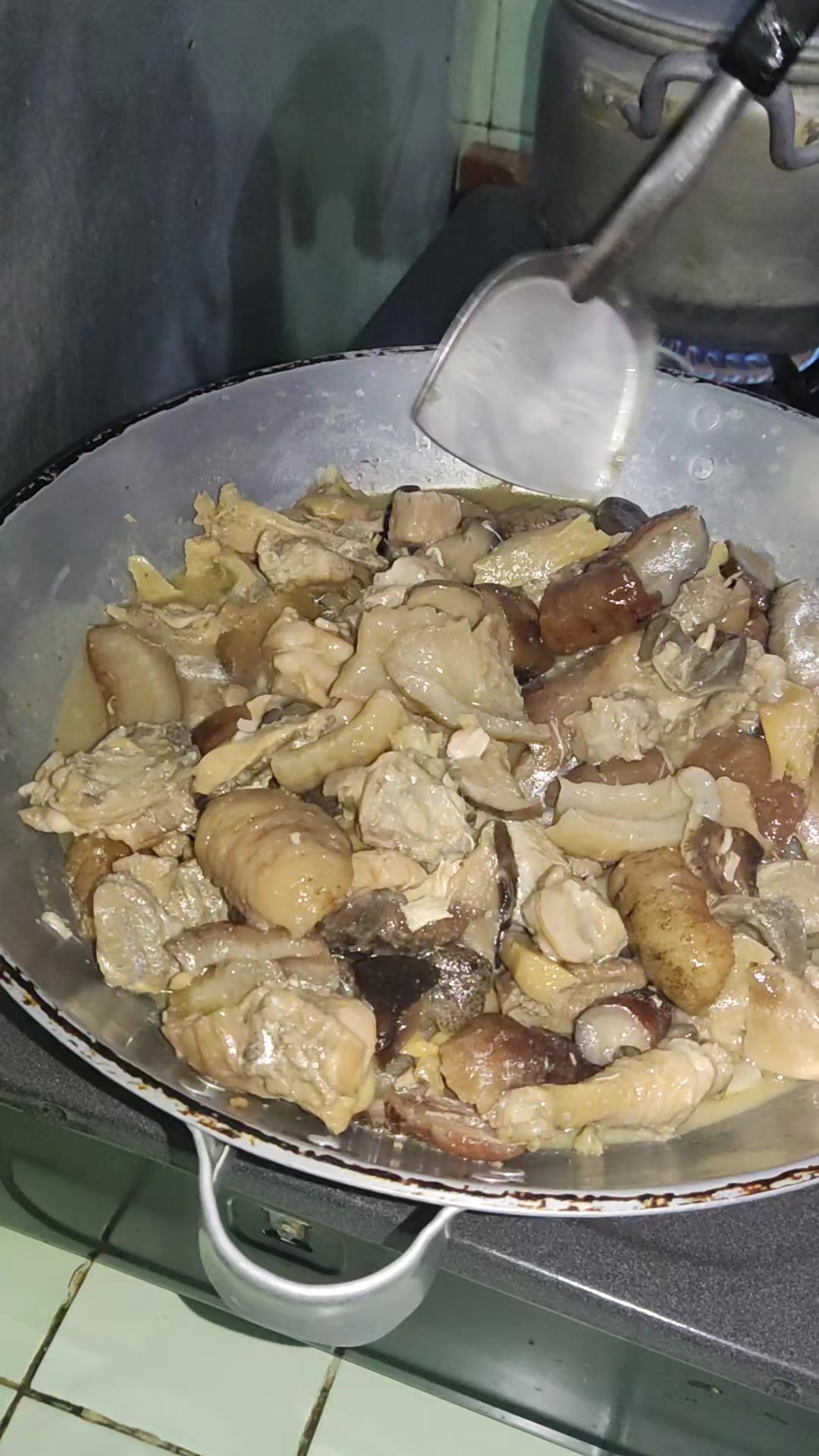 @makanenaktrus_