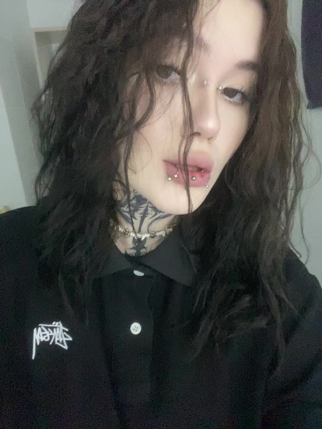 @trankkiss?))