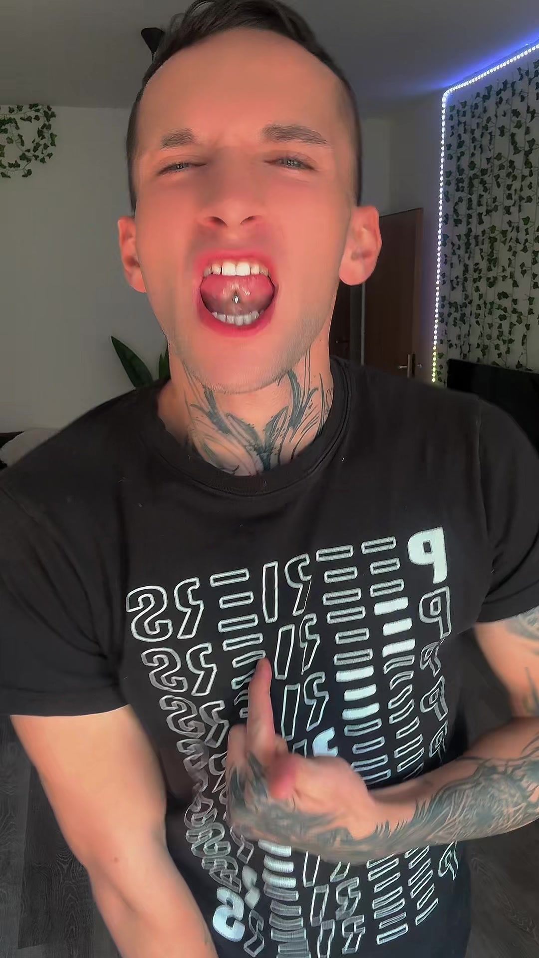 @Itsofficialsimon