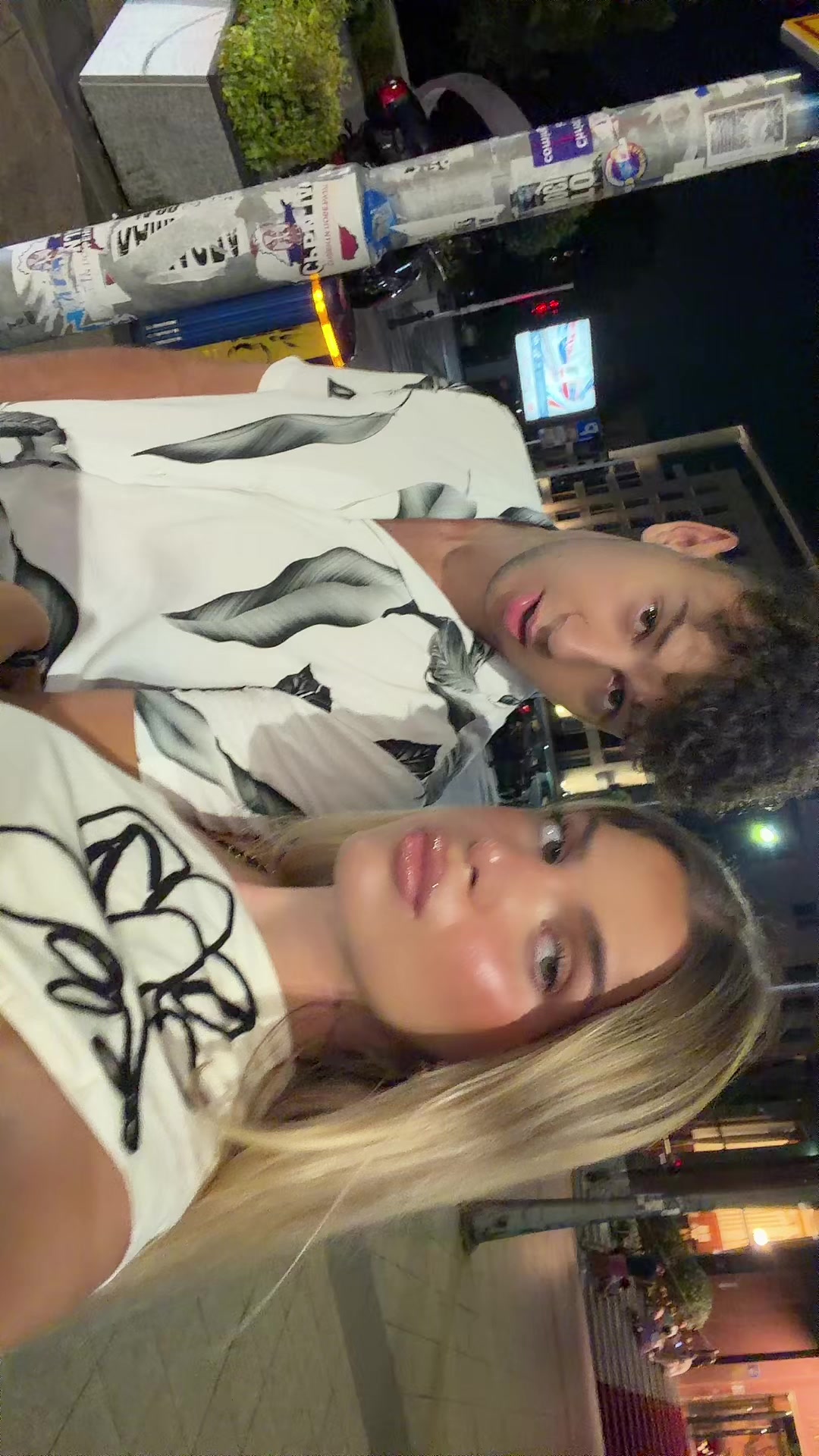 @Ана