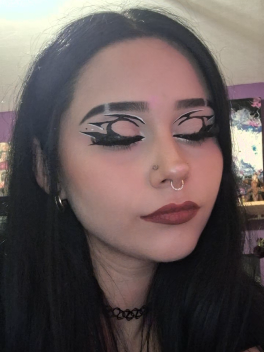 @☽✞𝕷𝖊𝖘𝖑𝒚✞☾