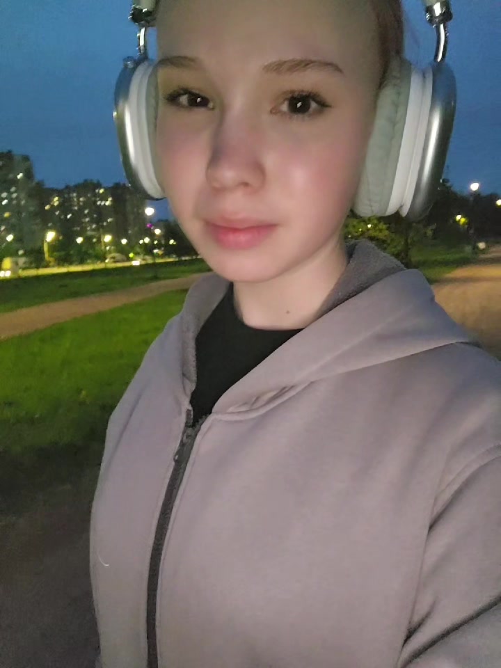 @анютка