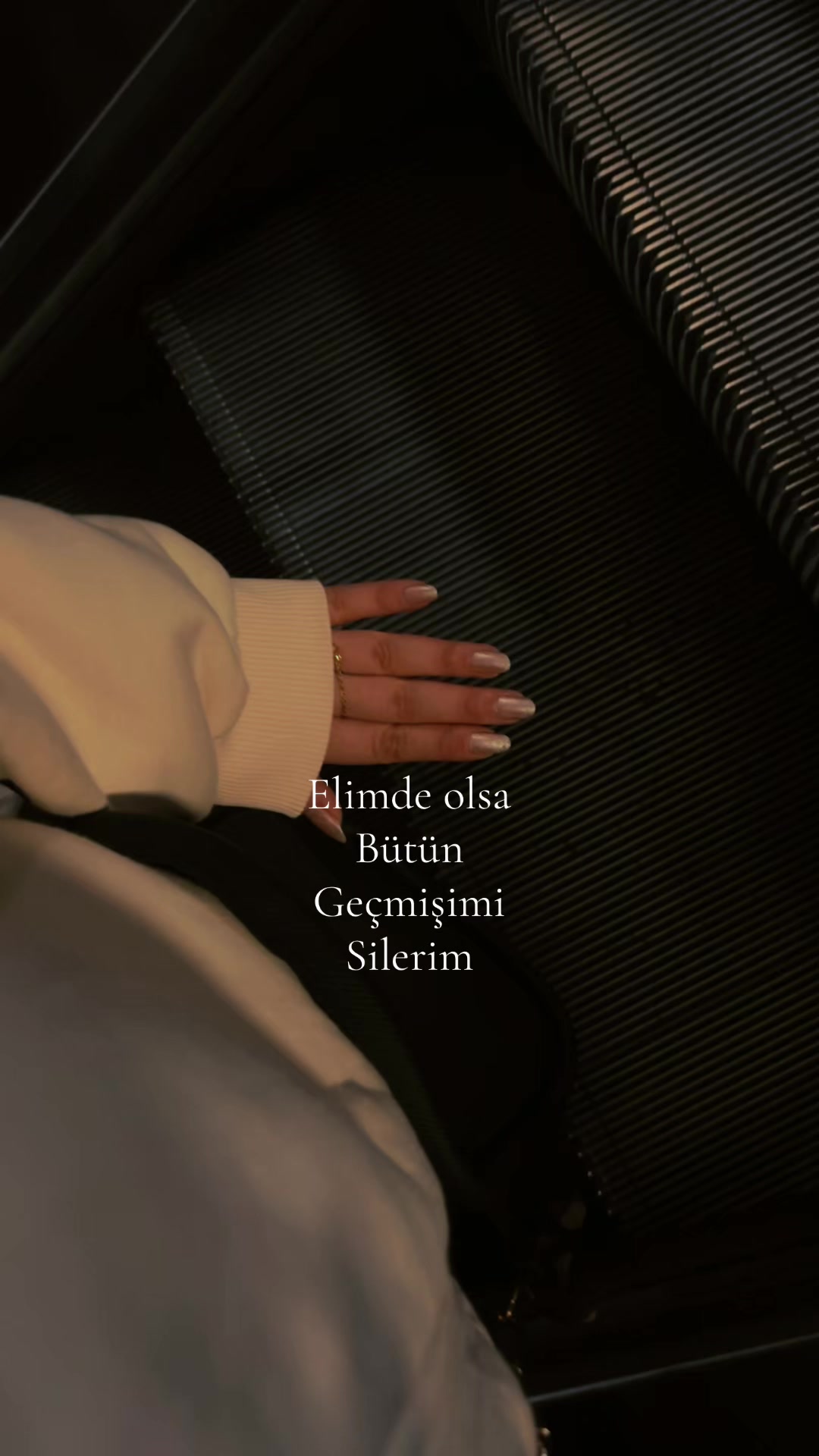@𝓜 𝓔 𝓡 𝓥 𝓔