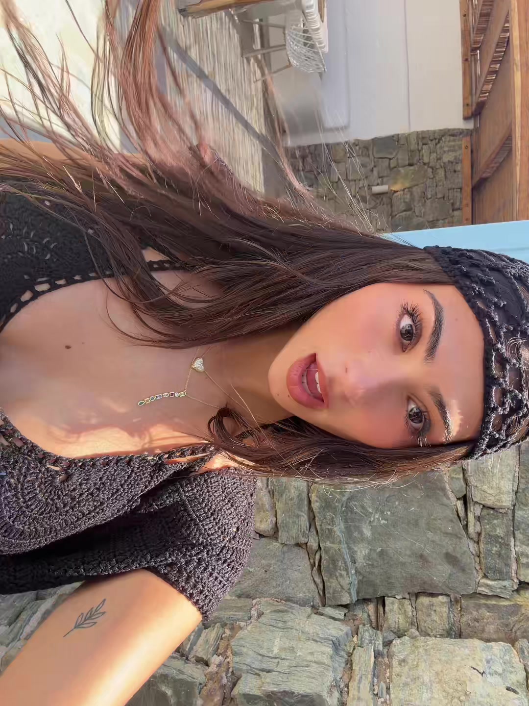 @bella