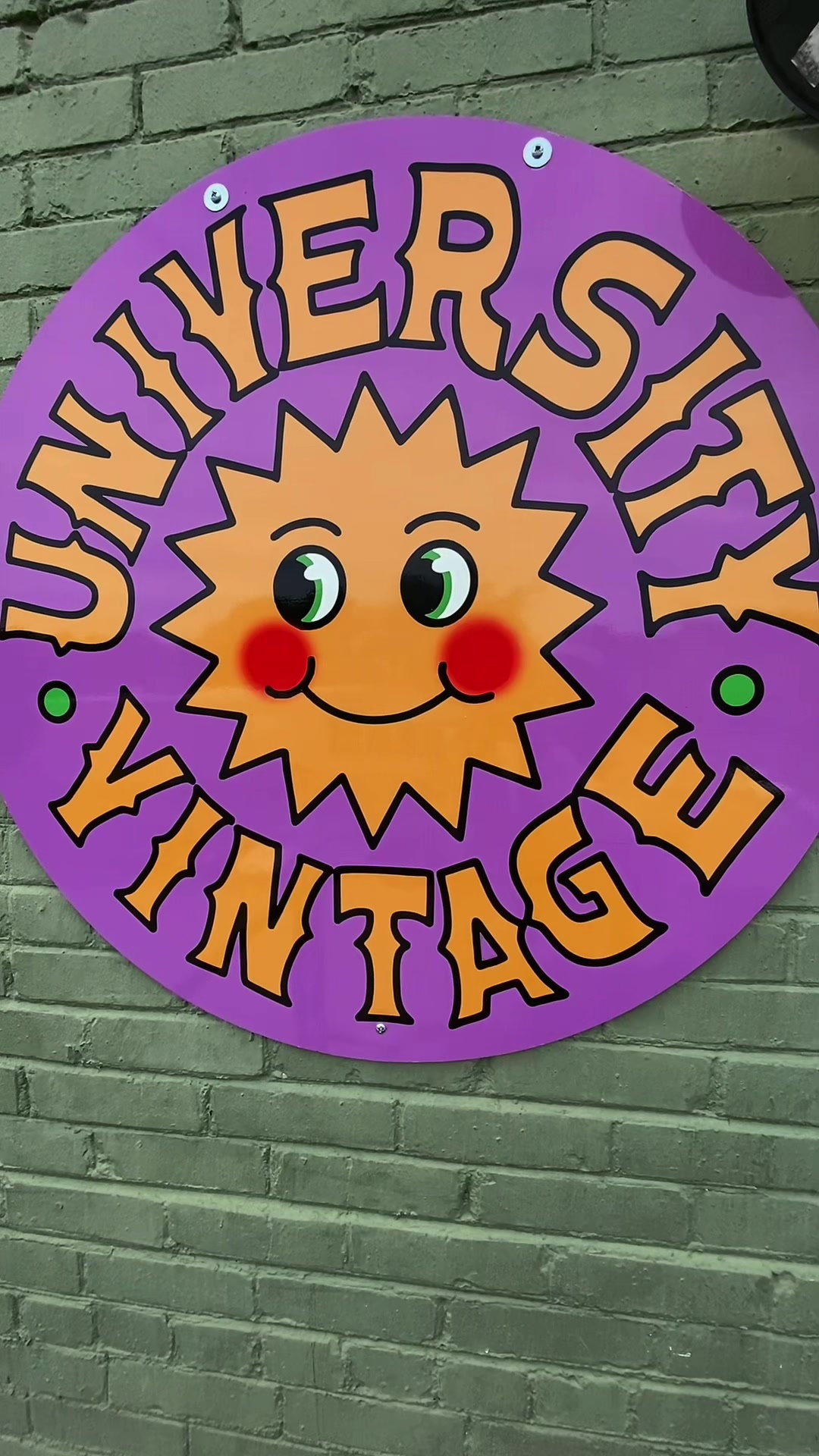 @UniversityVintage