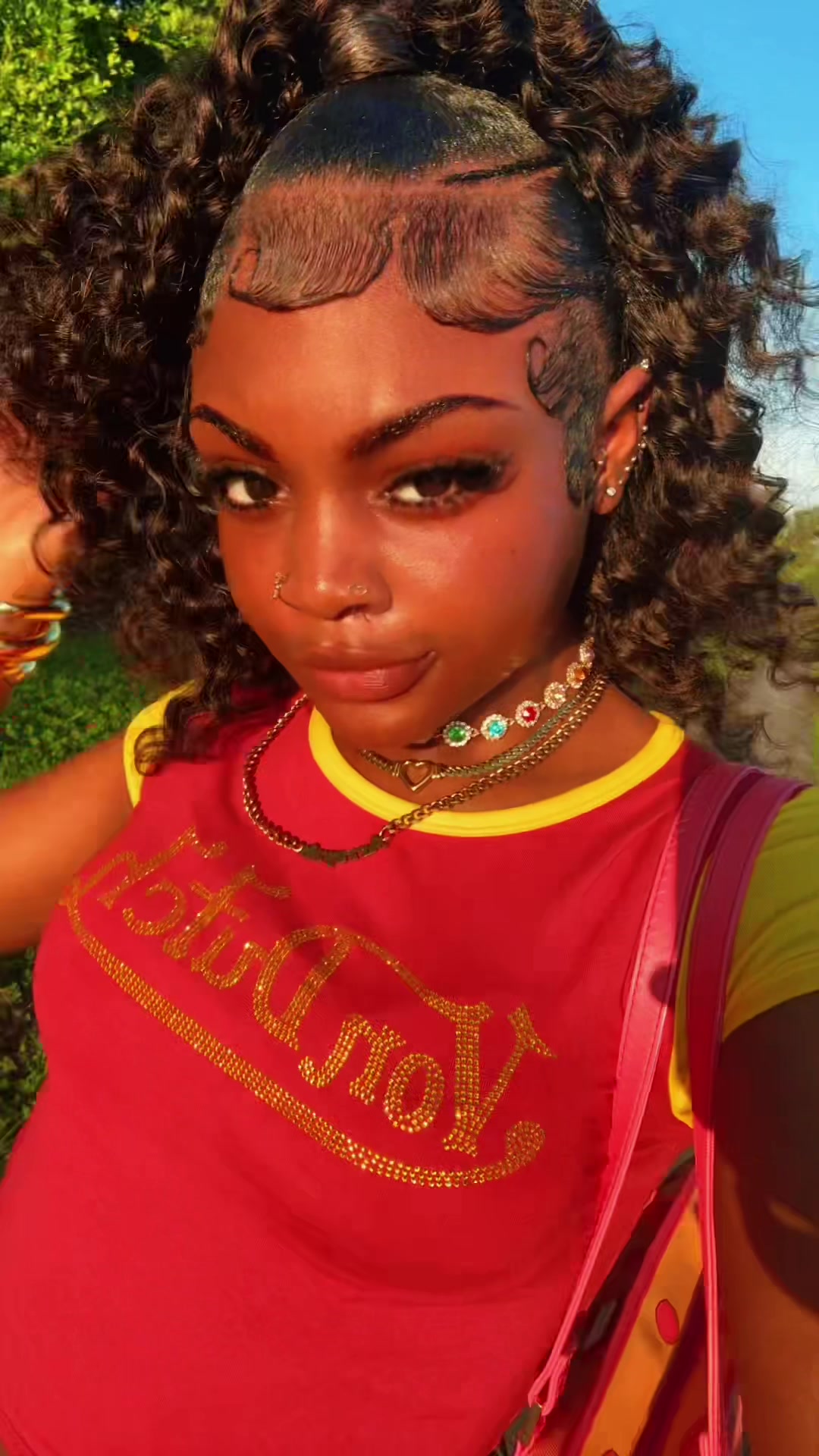 @🚶🏾♀️🆅🆂🌎