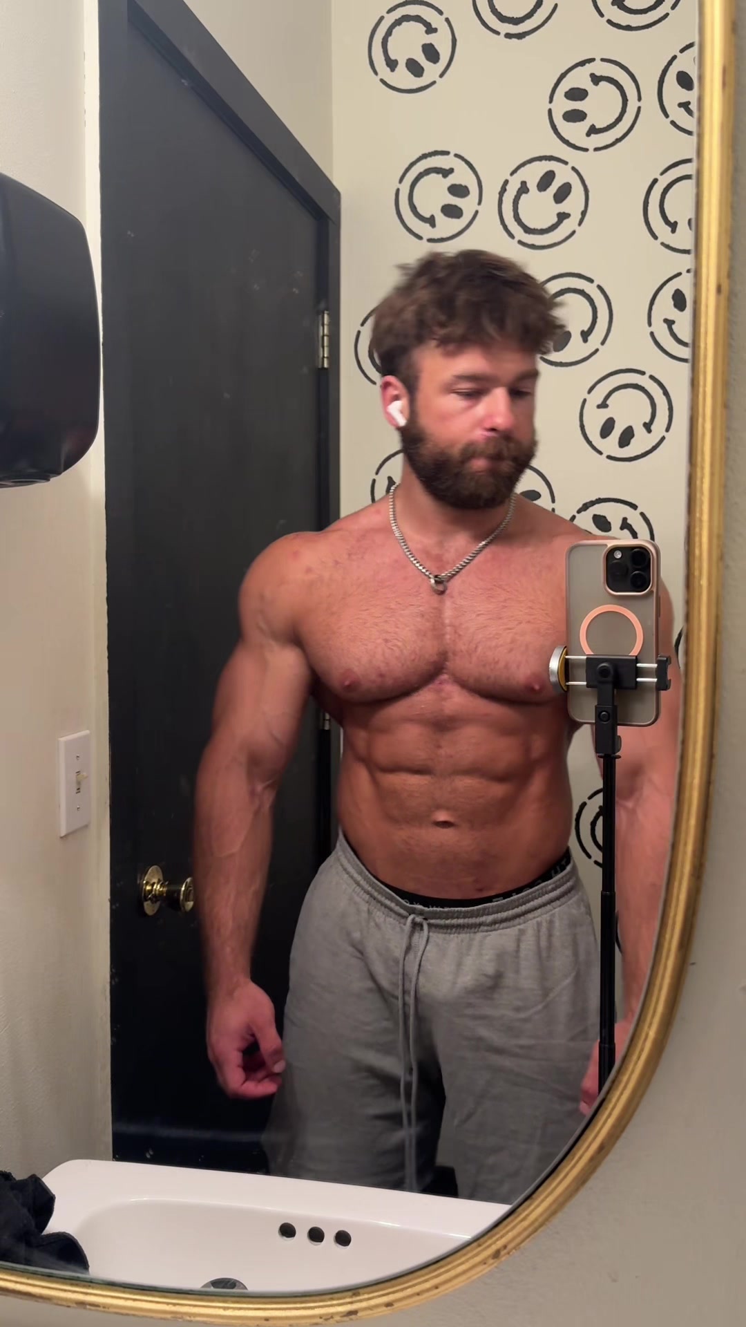 @Alex 🦍