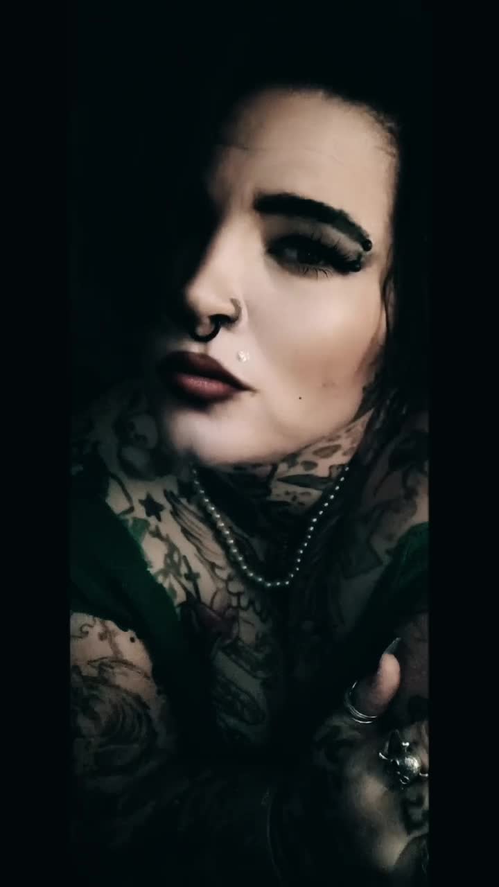 @DarkhairedbeautyPlayboy 💋🌸🍦